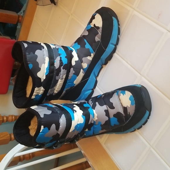 Gubarun Winter Boots Kids Size 5/6 - Picture 1 of 17